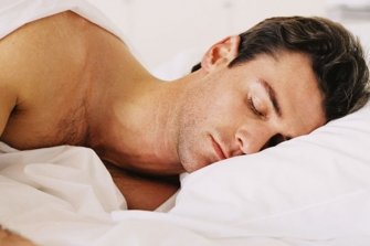 Нүцгэн унтах 4 ашиг тустай | Bro.mn - Эрчүүдийн хөтөч